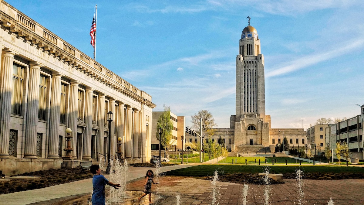 A Guide to Dating in Lincoln NE: Navigating Love in the Prairie